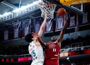 开云官网-湖南男篮球员拼尽全力，赢得关键比赛