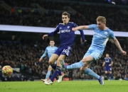 开云平台-曼城客场大胜，守住领先位置