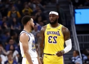 开云体育官网-NBA超级巨星集锦，库里詹姆斯实力碾压对手