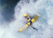 开云平台-绿茵与硬木的交响，当欧冠淘汰赛的勇士险胜辽宁队的夜晚