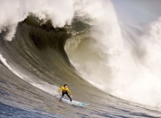 开云平台-东决关键战之夜，库里压力下完成爆发，一场定义伟大的逆袭