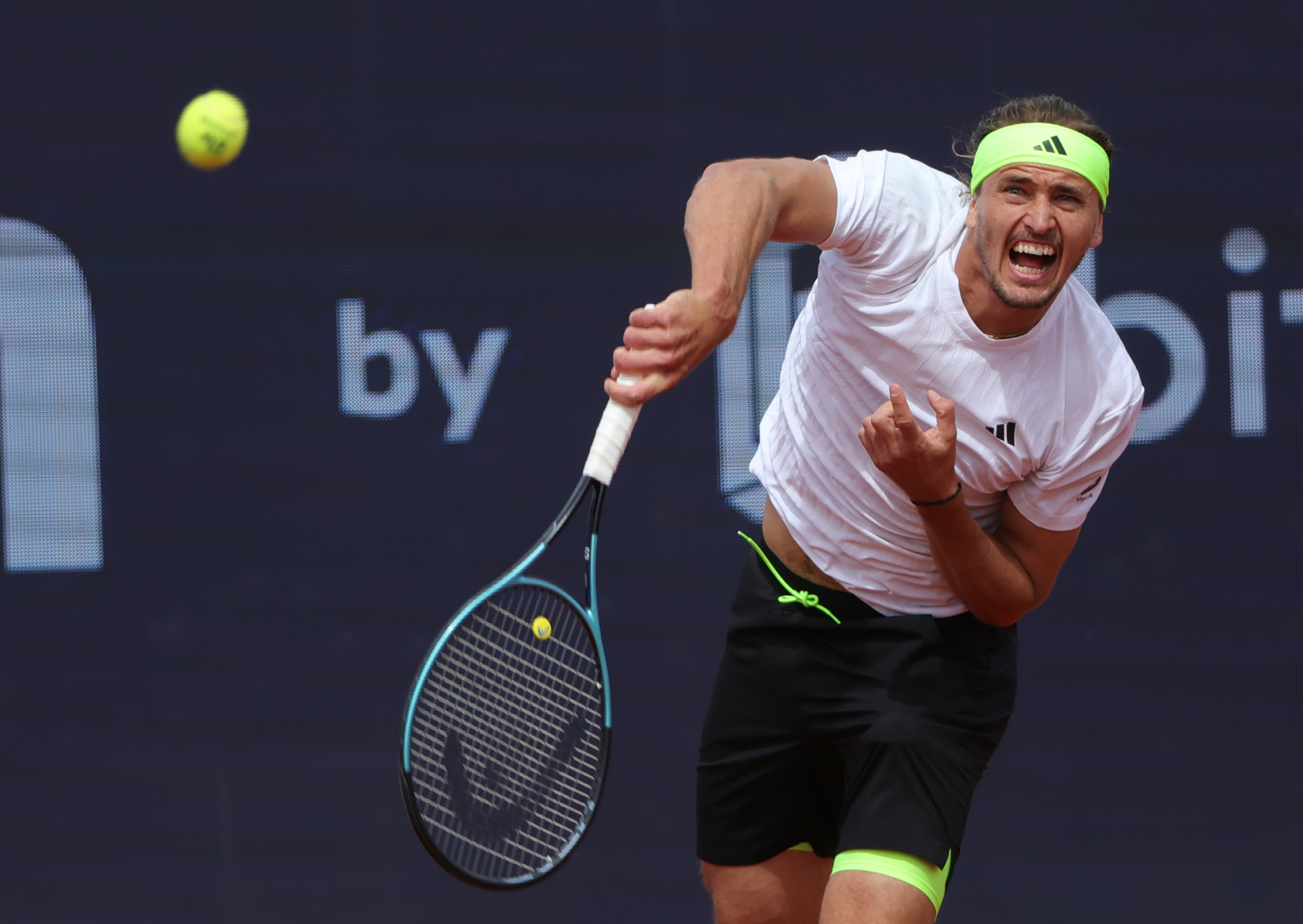 包含意大利网球队血洗德国网球队，兹维列夫惊艳世界的词条