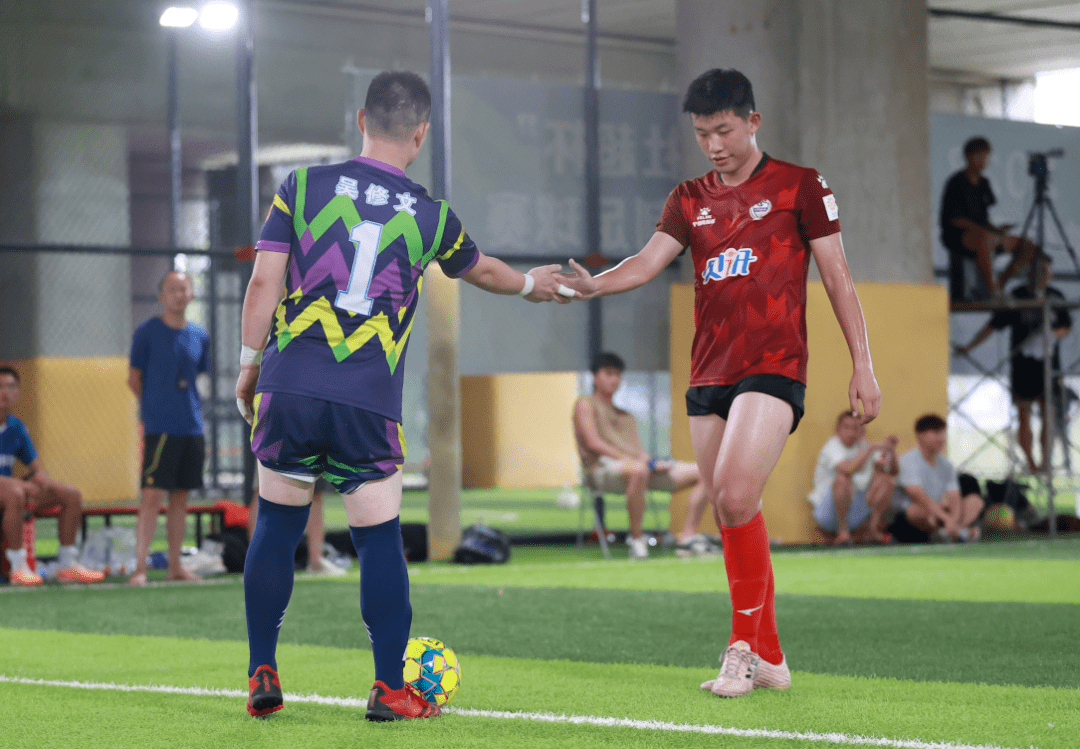 强强对话!顶尖球队争夺荣耀的简单介绍 强强对话!顶尖球队争夺荣耀的简单介绍