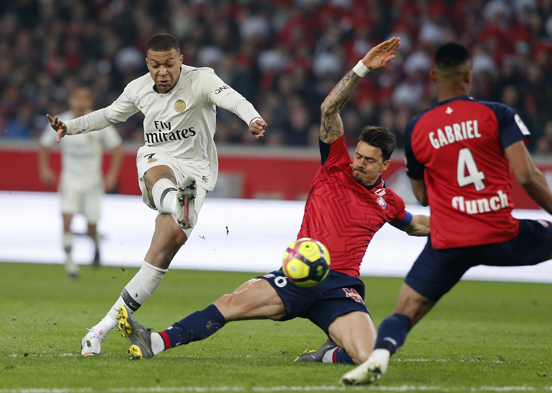 包含欧预赛：德国豪取五连胜，小组领跑的词条