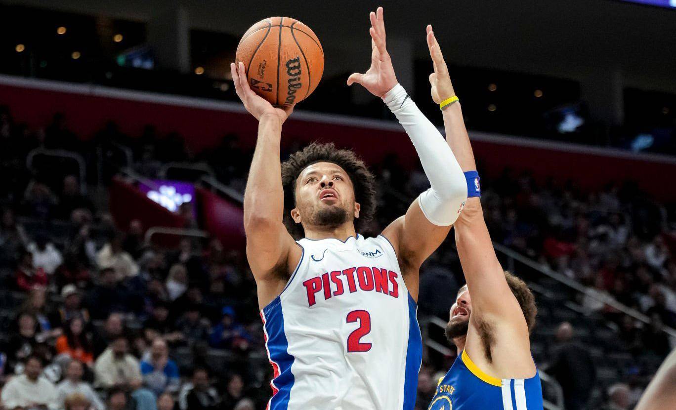 包含活塞队球员分享家中训练视频的词条