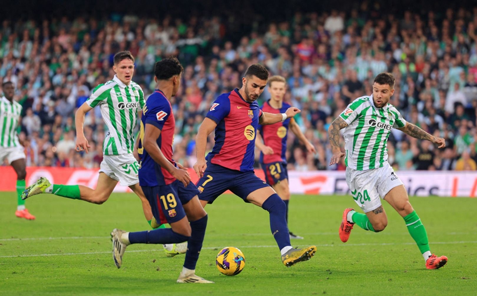 梅西连场进球,巴萨再次迎来胜利 梅西连场进球,巴萨再次迎来胜利