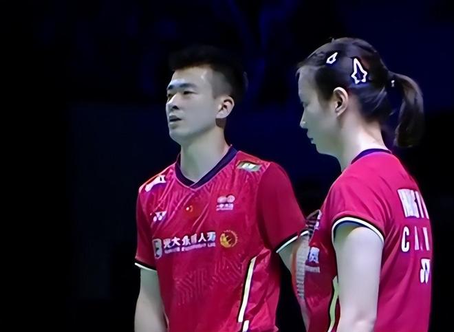 泰国队碾压印度队，黄鸭组合点燃赛场的简单介绍