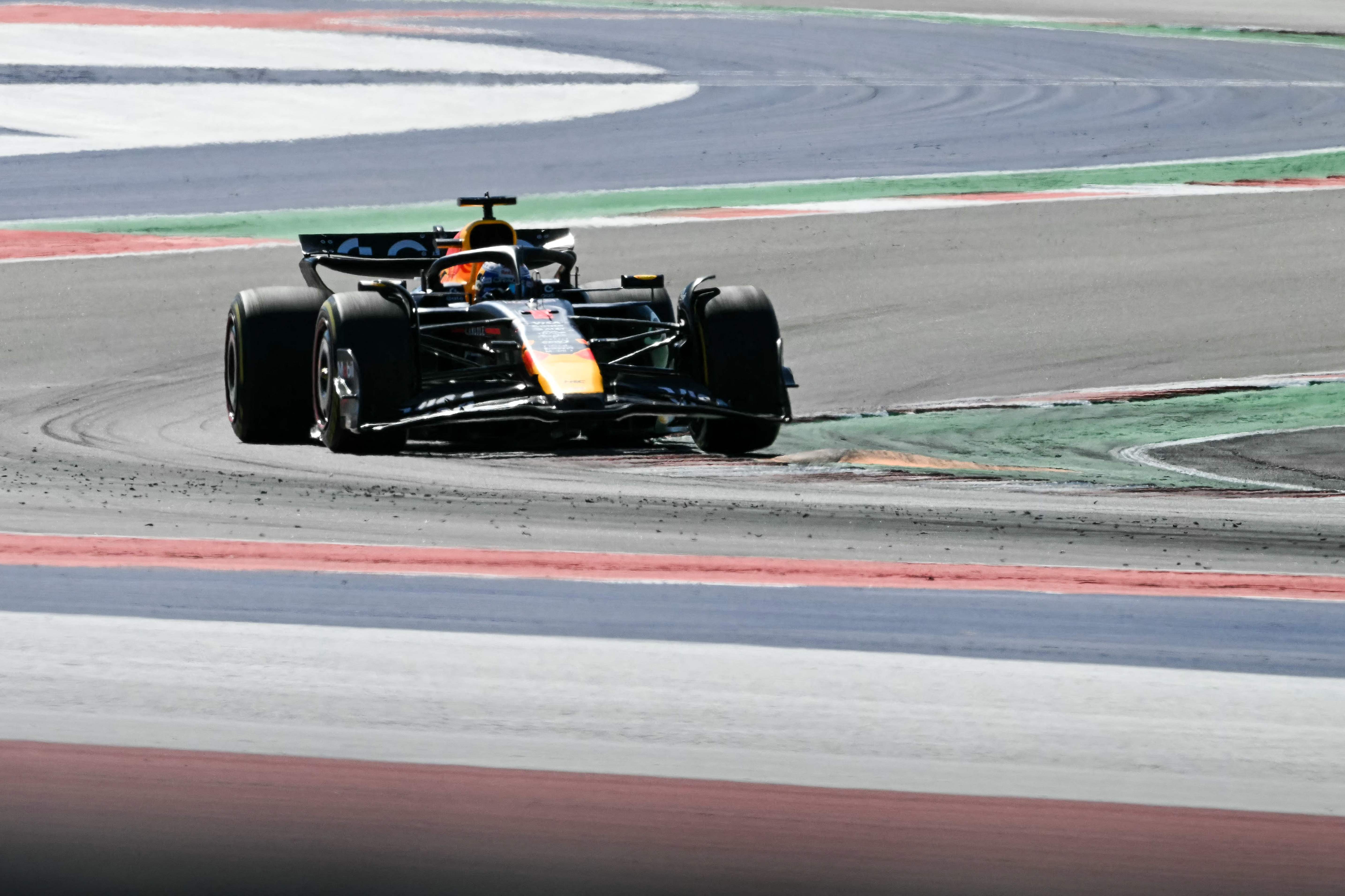 关于梅赛德斯碾压迈凯伦,维斯塔潘状态火热的信息 关于梅赛德斯碾压迈凯伦,维斯塔潘状态火热的信息