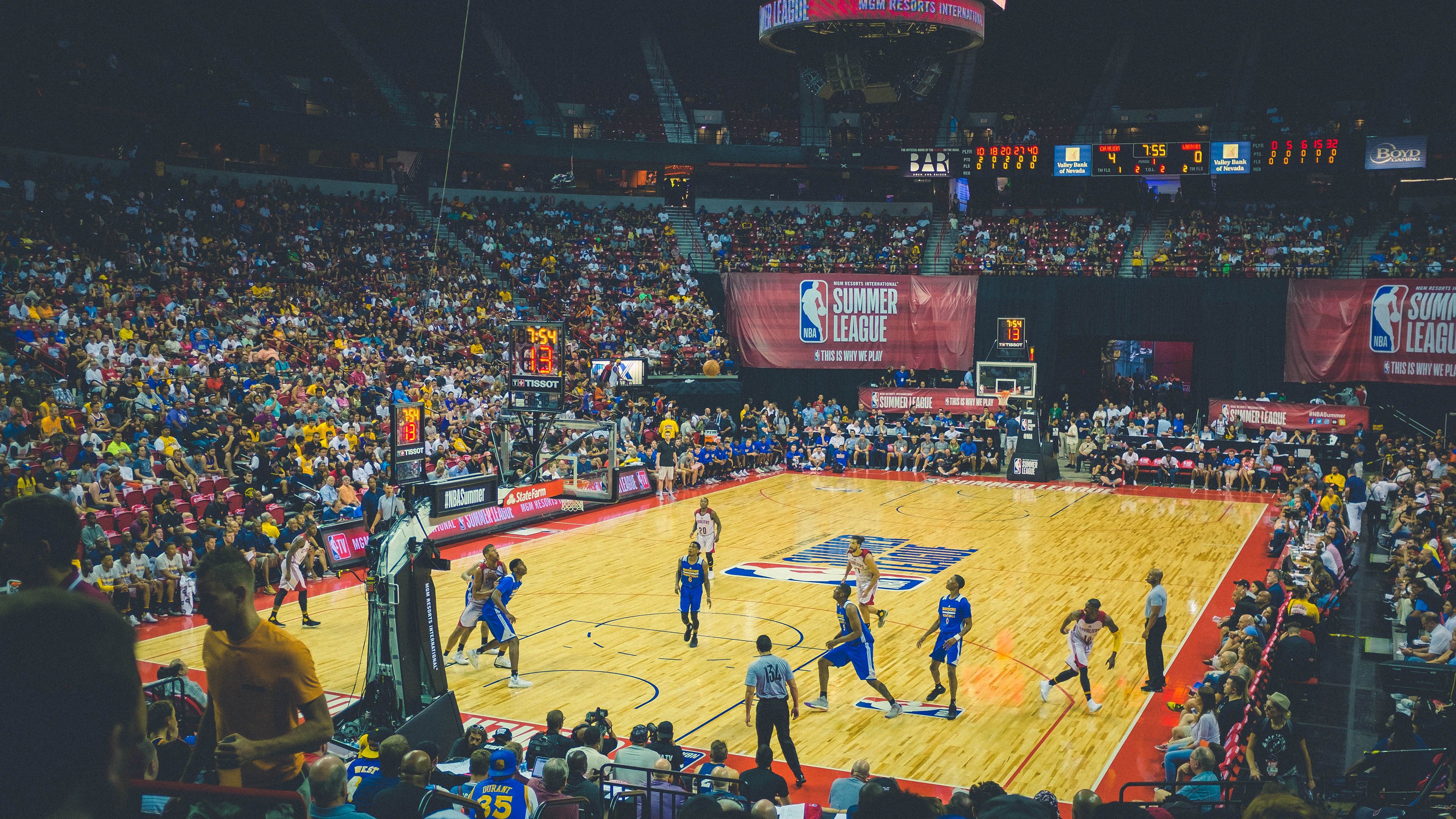 赛场上的活塞精神，从篮球加时到F1赛道，爱德华兹的争冠接管启示