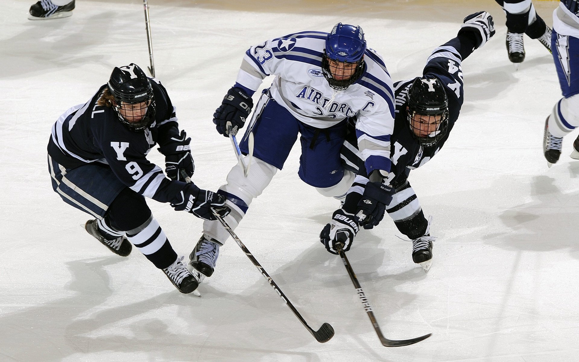 从墨尔本到马德里，跨越半球的足球争冠启示录